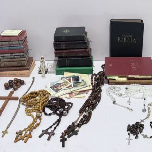 P031 - Biblias y rosarios